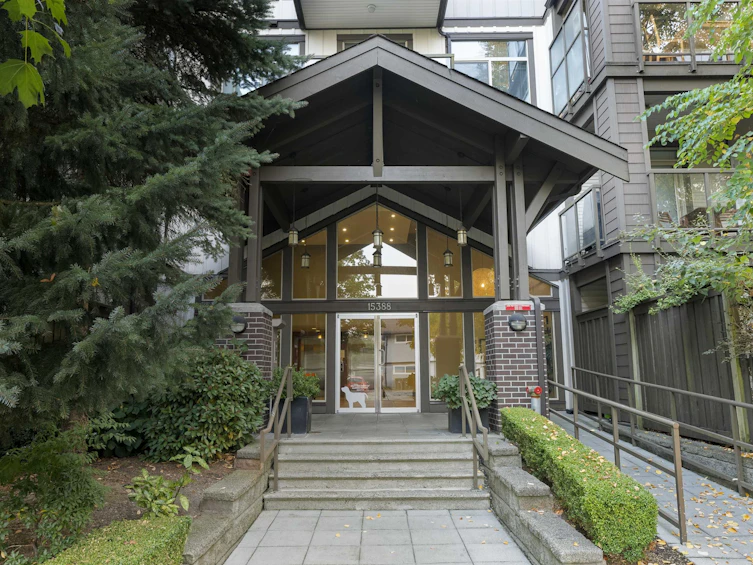 216-15388 101 Avenue, Surrey, BC, V3R 4H1