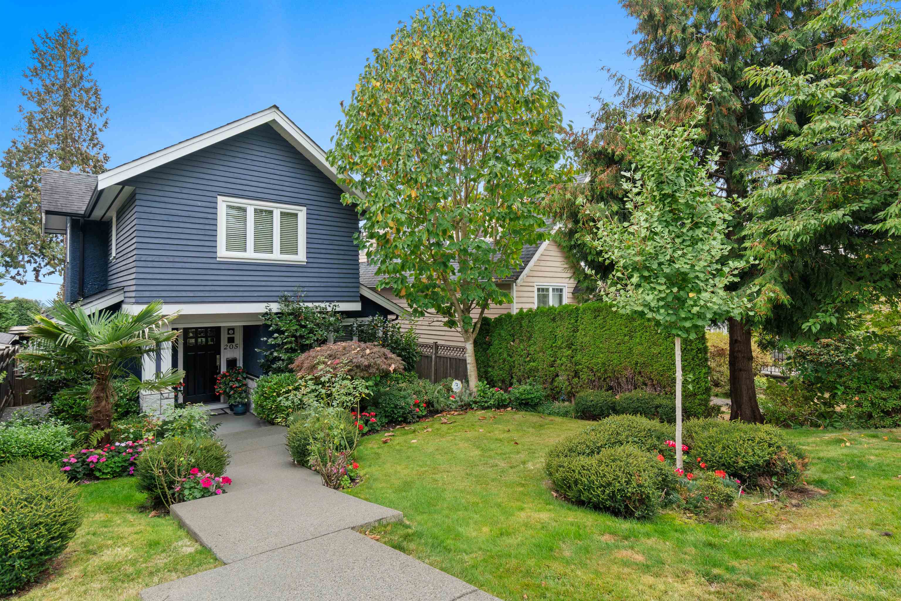 205 W 28th Street, North Vancouver, BC, V7N 2H9