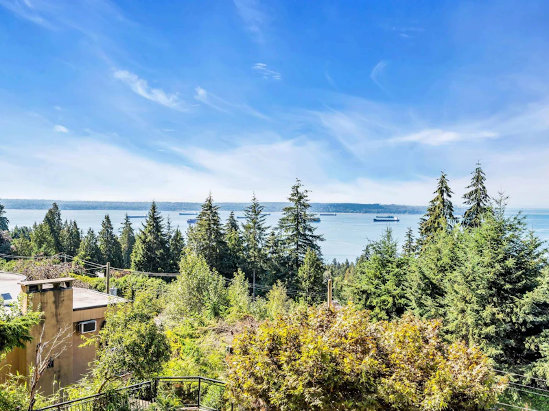 2745 Skilift Place, West Vancouver BC V7S 2T6