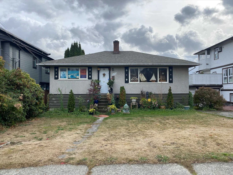 8142 14th Avenue, Burnaby, BC, V3N 2B8