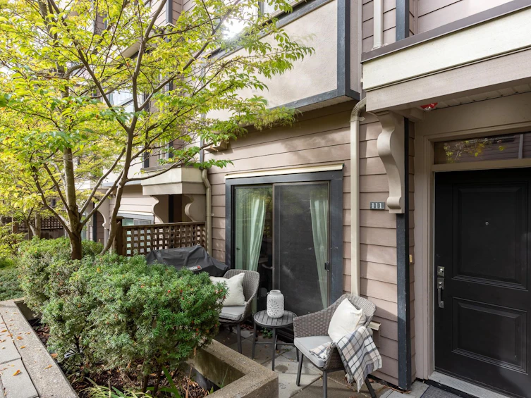 111-828 Royal Avenue, New Westminster, BC, V3M 1J9