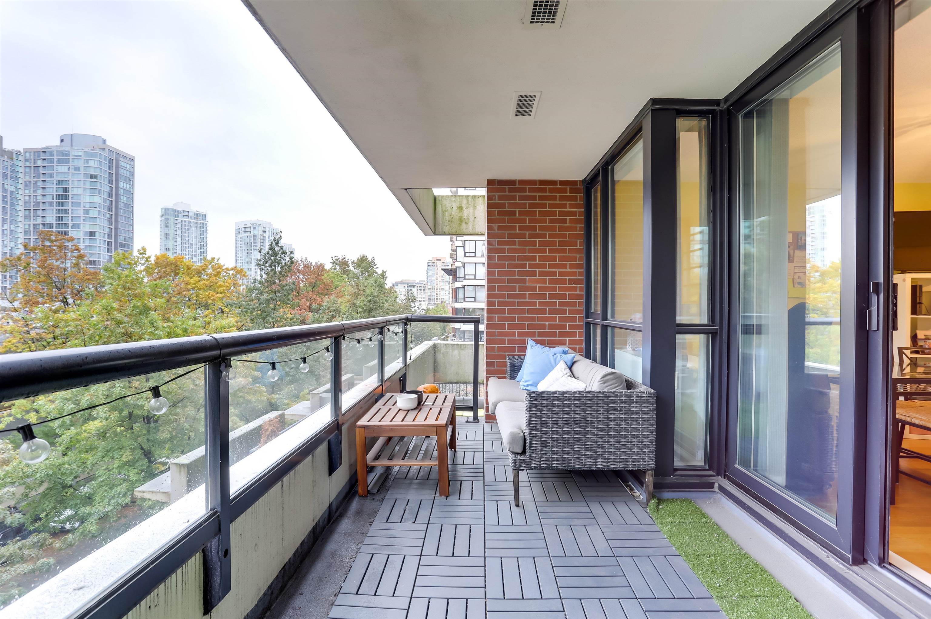 503-909 Mainland Street, Vancouver, BC, V6B 1S3