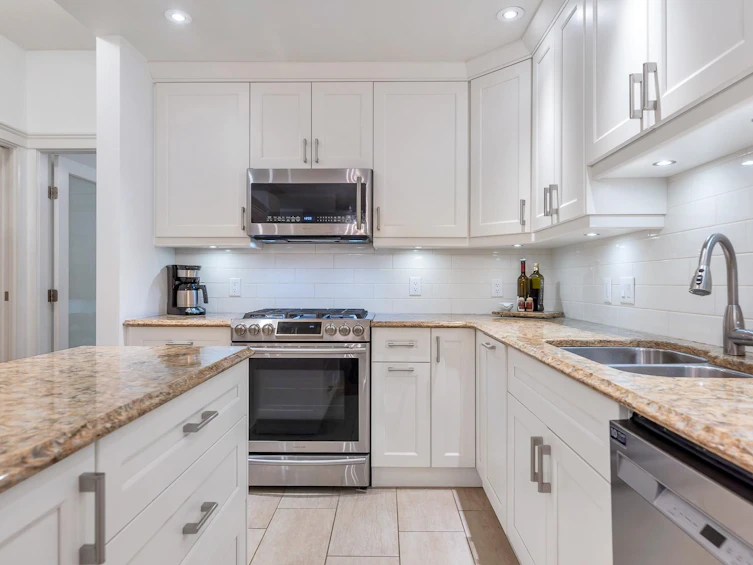6-130 Brew Street, Port Moody, BC, V3H 0E3
