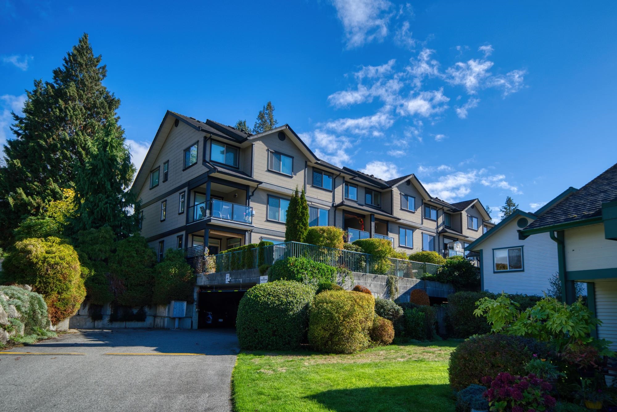 201-5711 Ebbtide Street, Sechelt, BC, V7Z 0J5