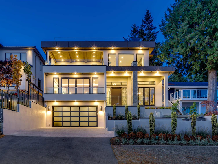 13169 Marine Drive, Surrey, BC, V4A 1E6