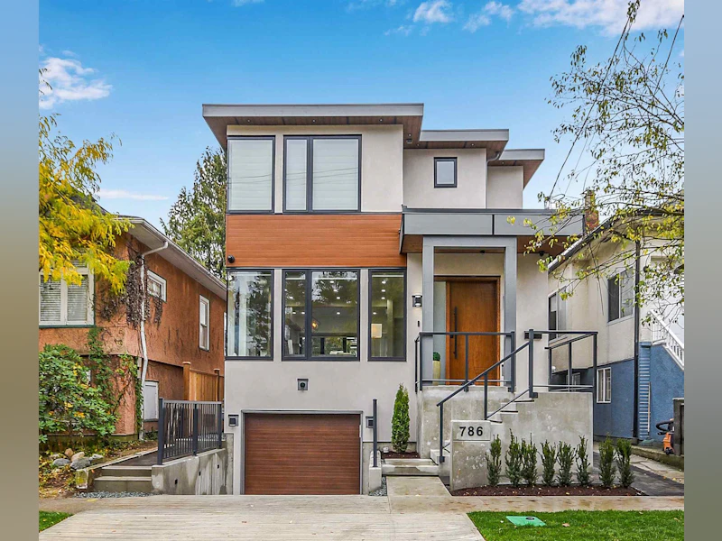 1 - 786 E 45th Avenue, Vancouver BC V5W 1X9