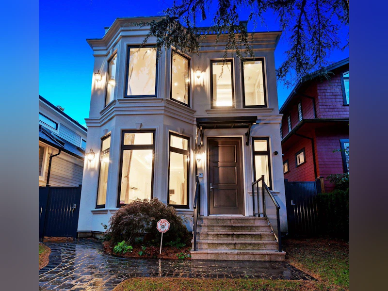 4108 W 12th Avenue, Vancouver BC V6R 2P6