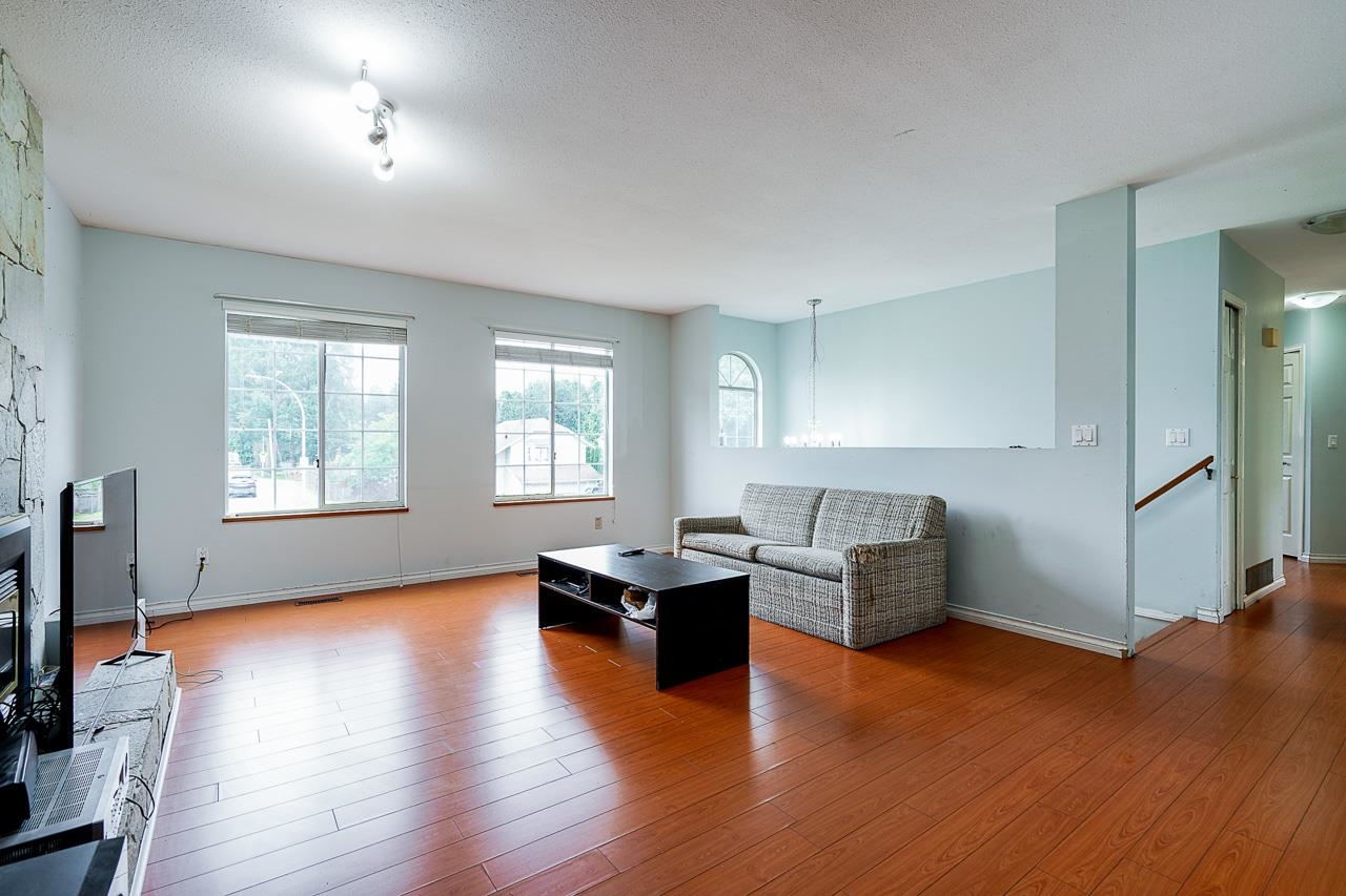13518 64a Avenue, Surrey, BC, V3W 9H7