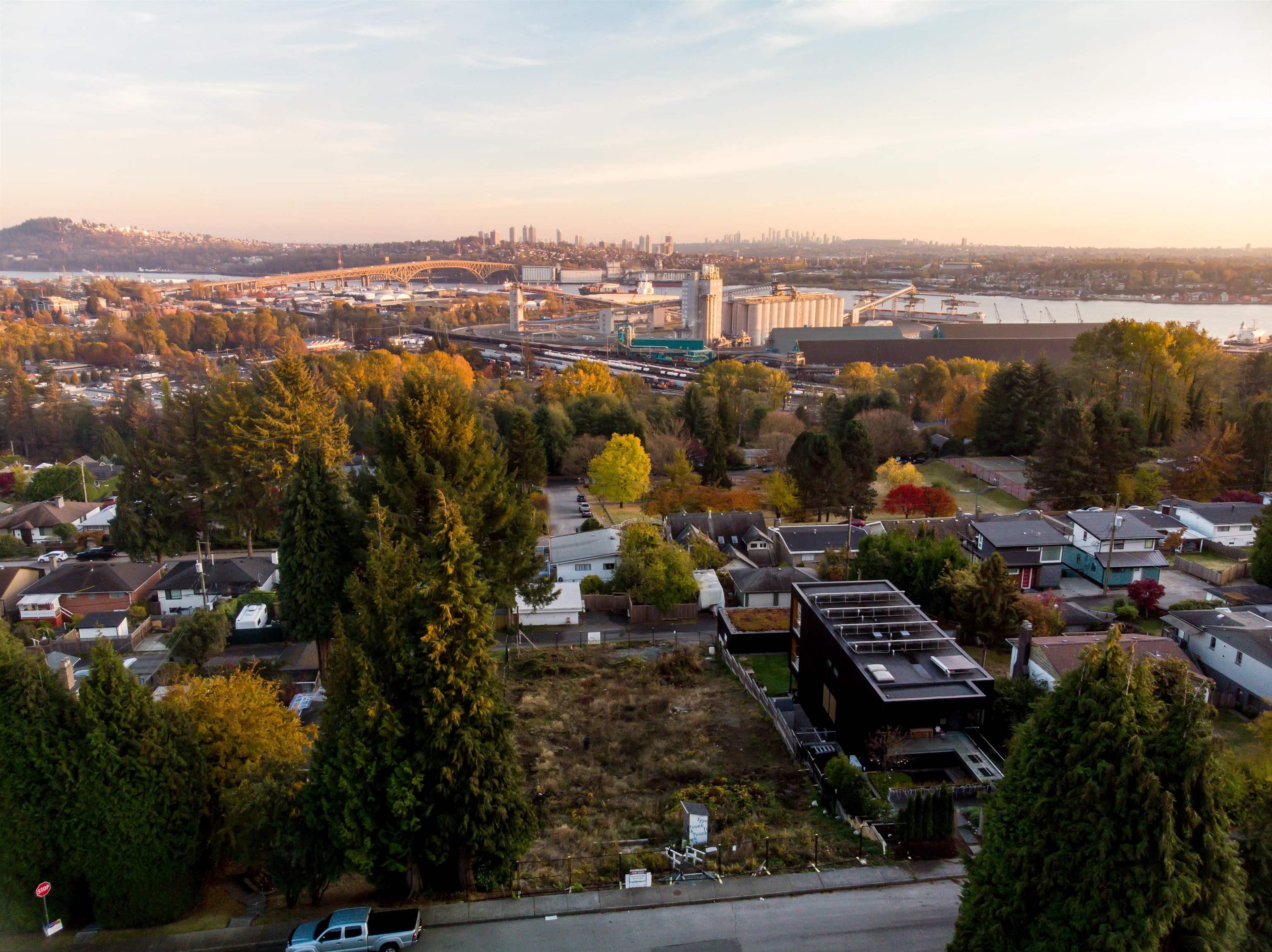 971 Adderley Street, North Vancouver, BC, V7L 1T2
