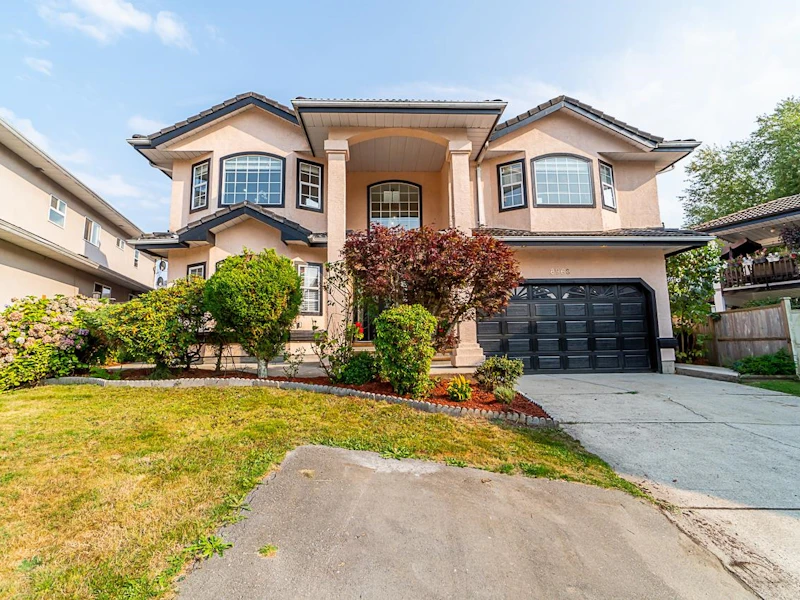 8968 140a Street, Surrey BC V3V 7Z6