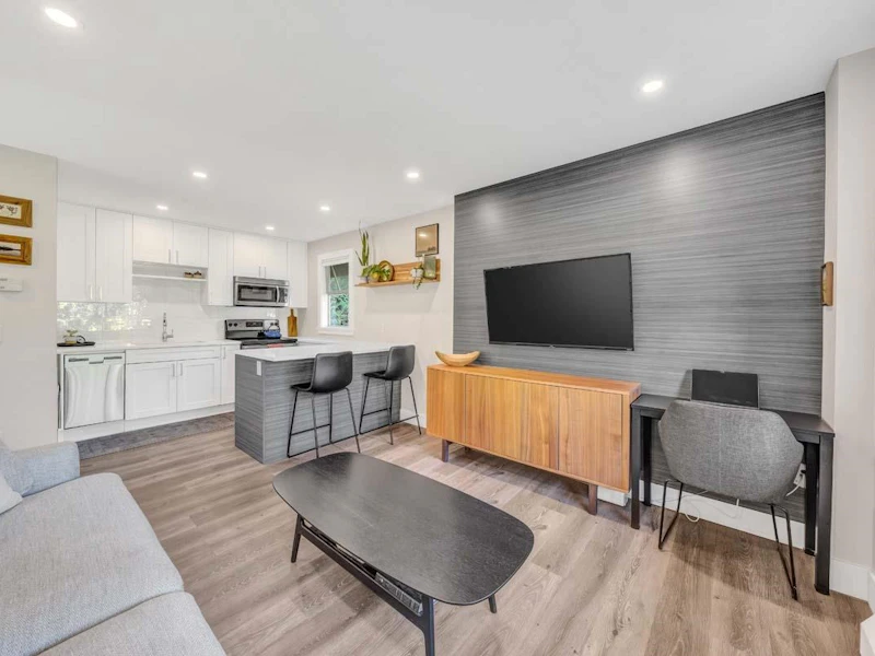 416 - 235 Keith Road, West Vancouver BC V7T 1L5