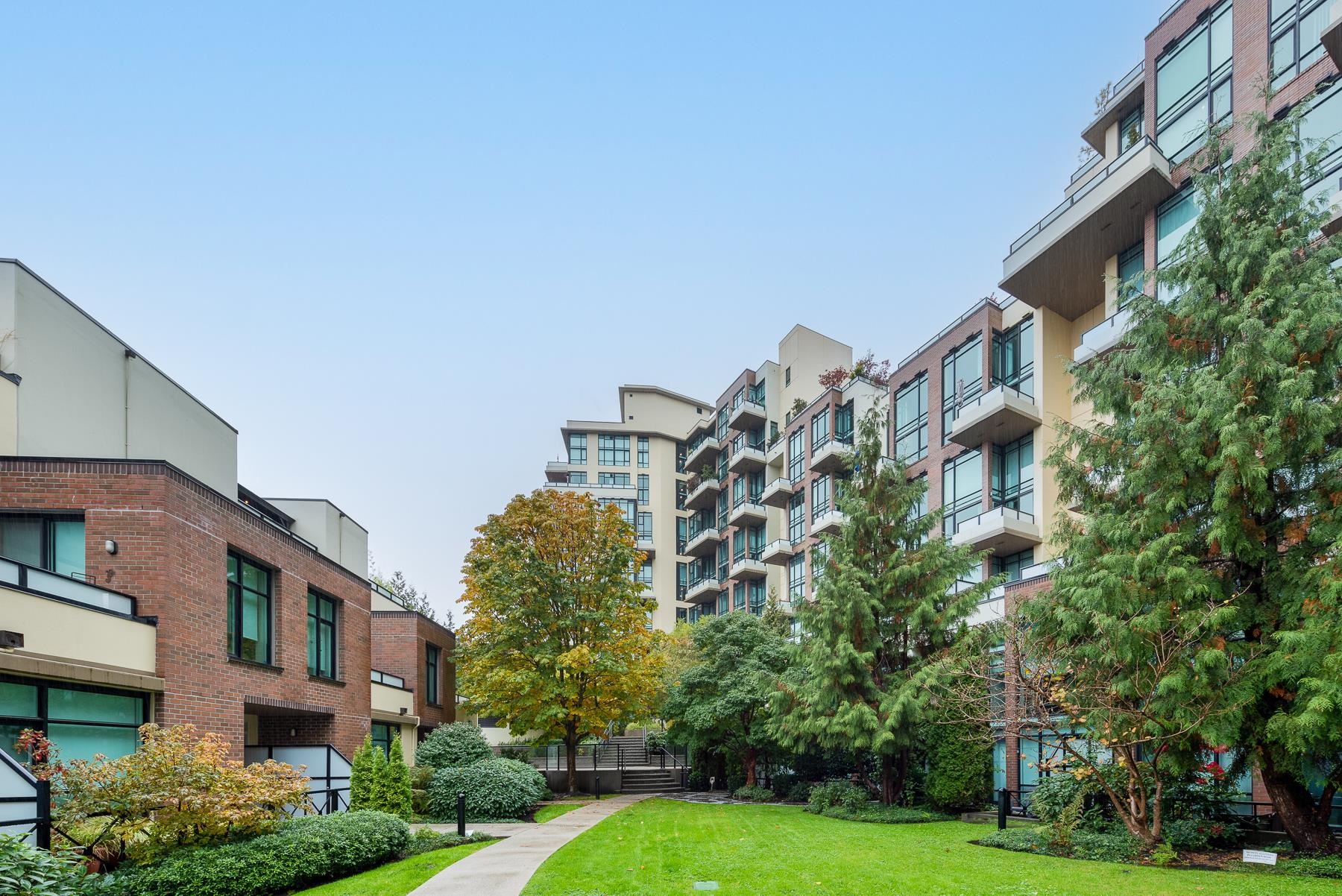 208-7 Rialto Court, New Westminster, BC, V3M 7A8