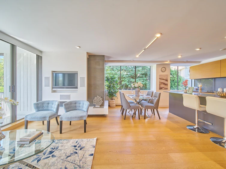 203-2167 Bellevue Avenue, West Vancouver, BC, V7V 1C2