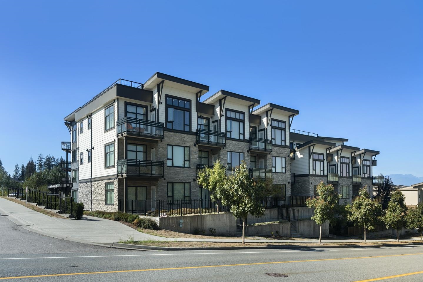 202-9983 E Barnston Drive, Surrey, BC, V4N 6T3