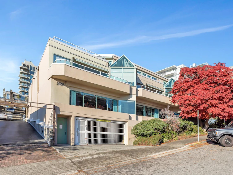 204-565 17th Street, West Vancouver, BC, V7V 3S9