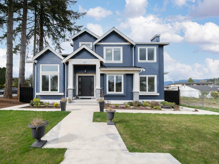 6881 Carnegie Street, Burnaby, BC, V5B 1Y6