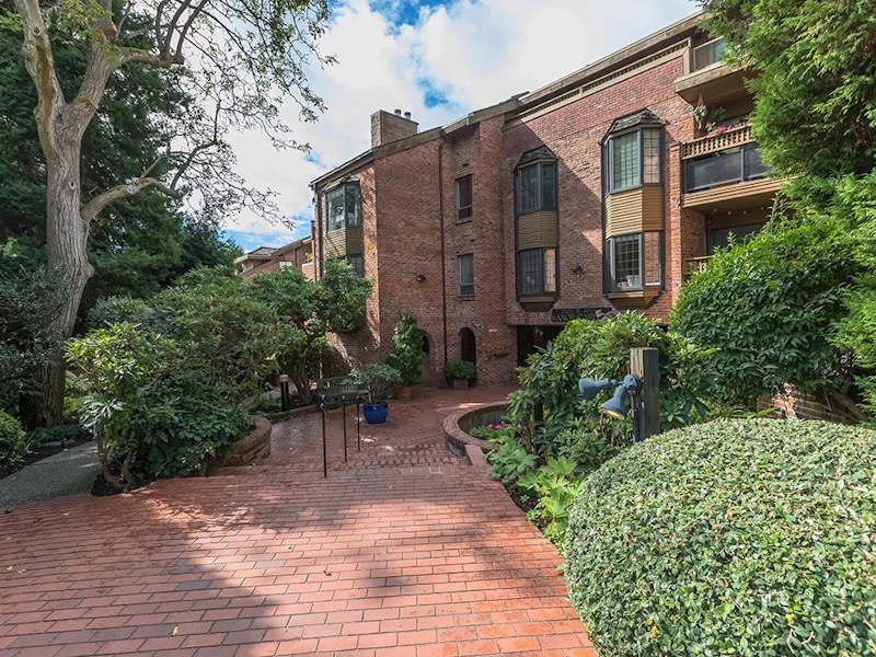 110 - 2320 W 40th Avenue, Vancouver BC V6M 4H6
