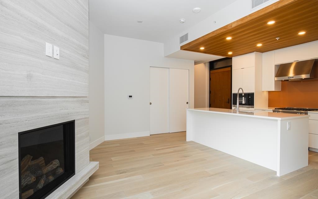 602-6699 Nelson Avenue, West Vancouver, BC, V7W 2B2