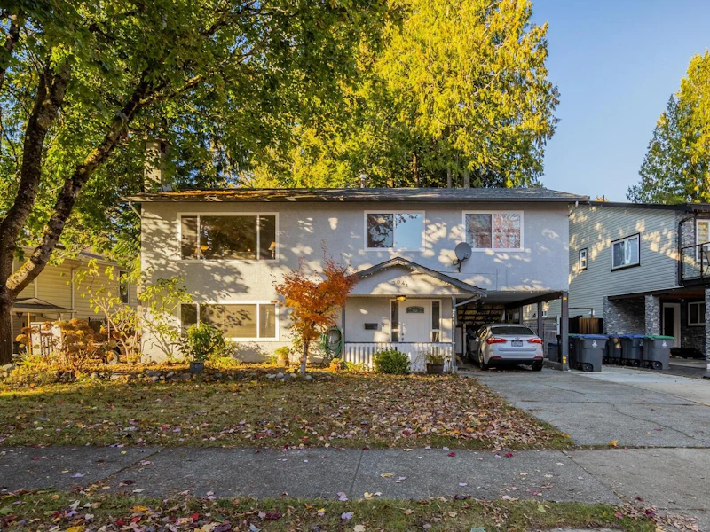 13041 Linton Way, Surrey BC V3W 5W3
