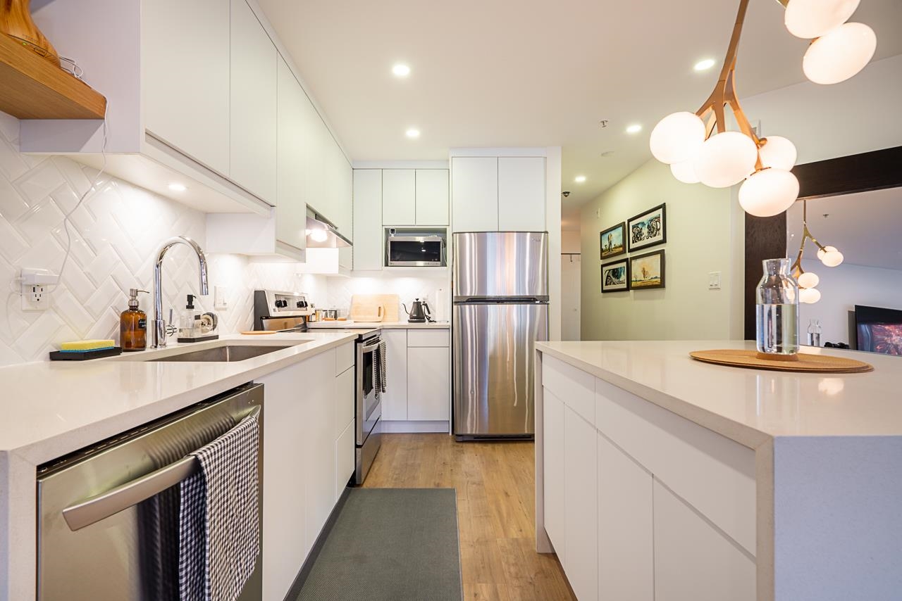 210-1820 W 3rd Avenue, Vancouver, BC, V6J 1K8