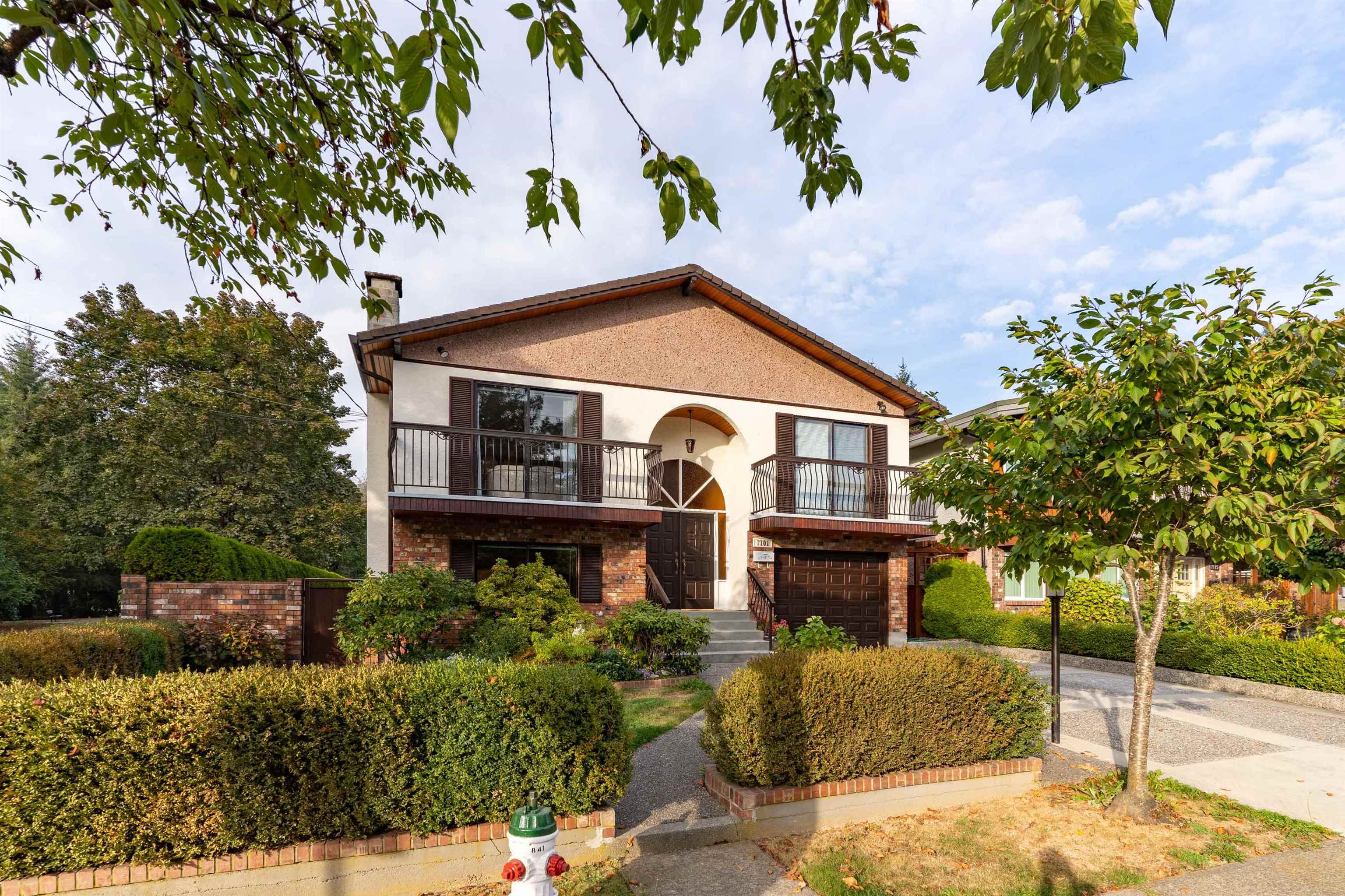 7101 Curtis Street, Burnaby, BC, V5A 1J7