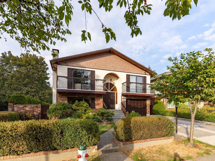 7101 Curtis Street, Burnaby, BC, V5A 1J7