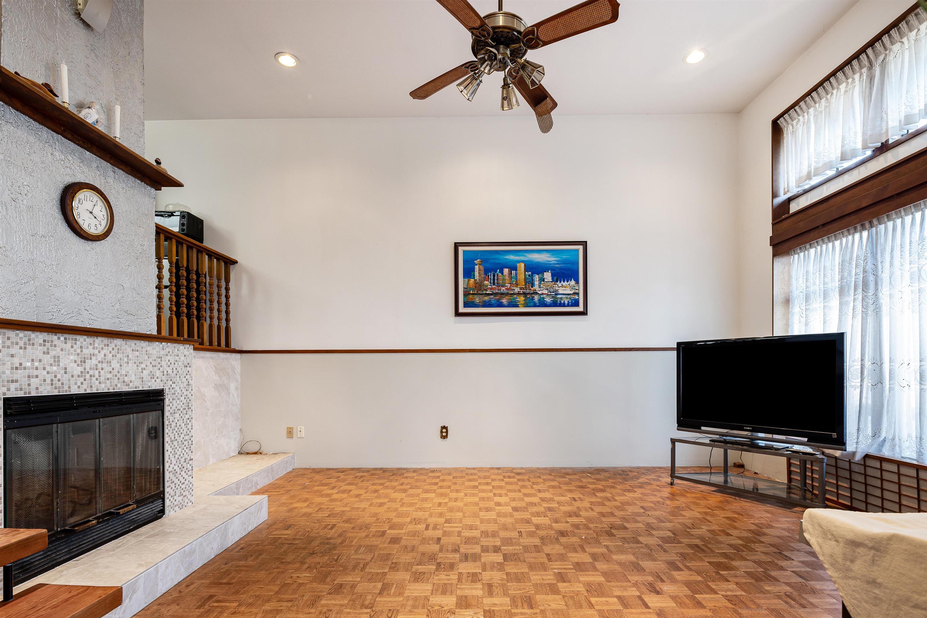 4337 Perry Street, Vancouver, BC, V5N 3X6