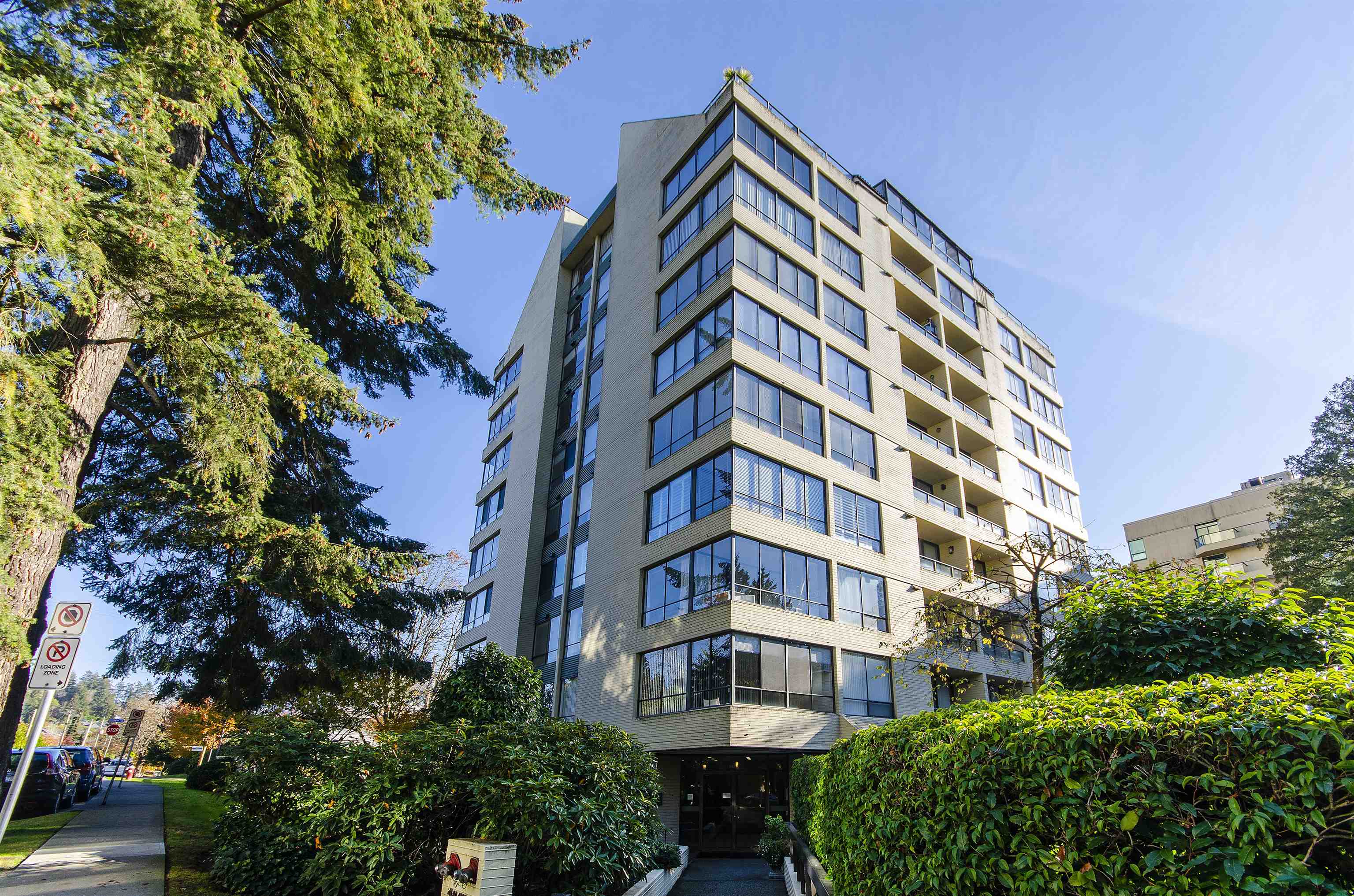902-1412 Esquimalt Avenue, West Vancouver, BC, V7T 1K7