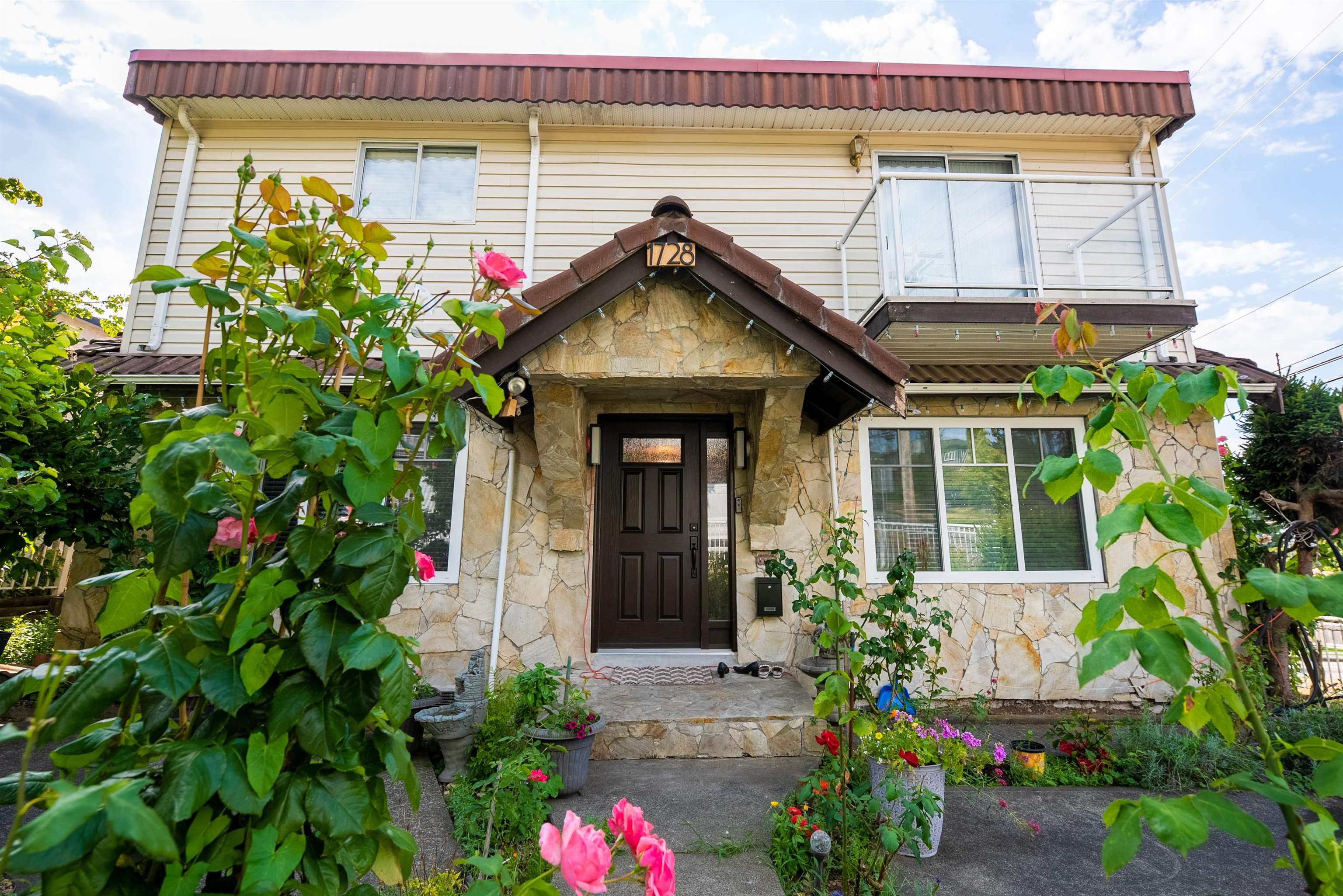 1728 Seventh Avenue, New Westminster, BC, V3M 2K8