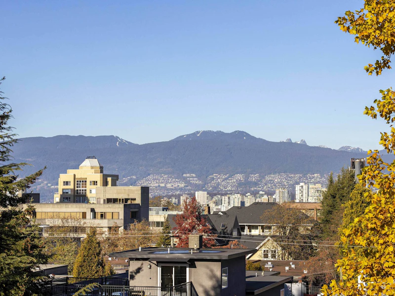 604 - 1166 W 11th Avenue, Vancouver BC V6H 1K3