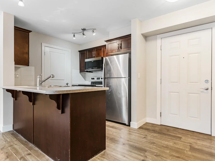 215-46289 Yale Road, Chilliwack, BC, V2P 0B9
