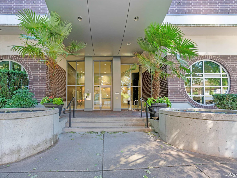 1701 - 550 Pacific Street, Vancouver BC V6Z 3G2