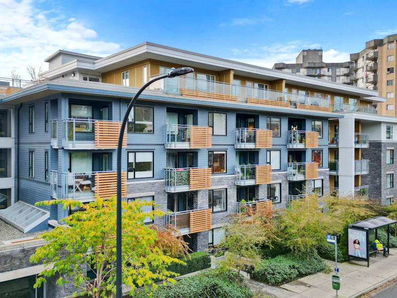 203 - 221 E 3rd Street, North Vancouver BC