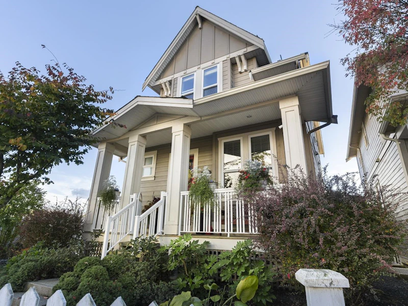 17468 2nd Avenue, Surrey BC V3Z 9P9
