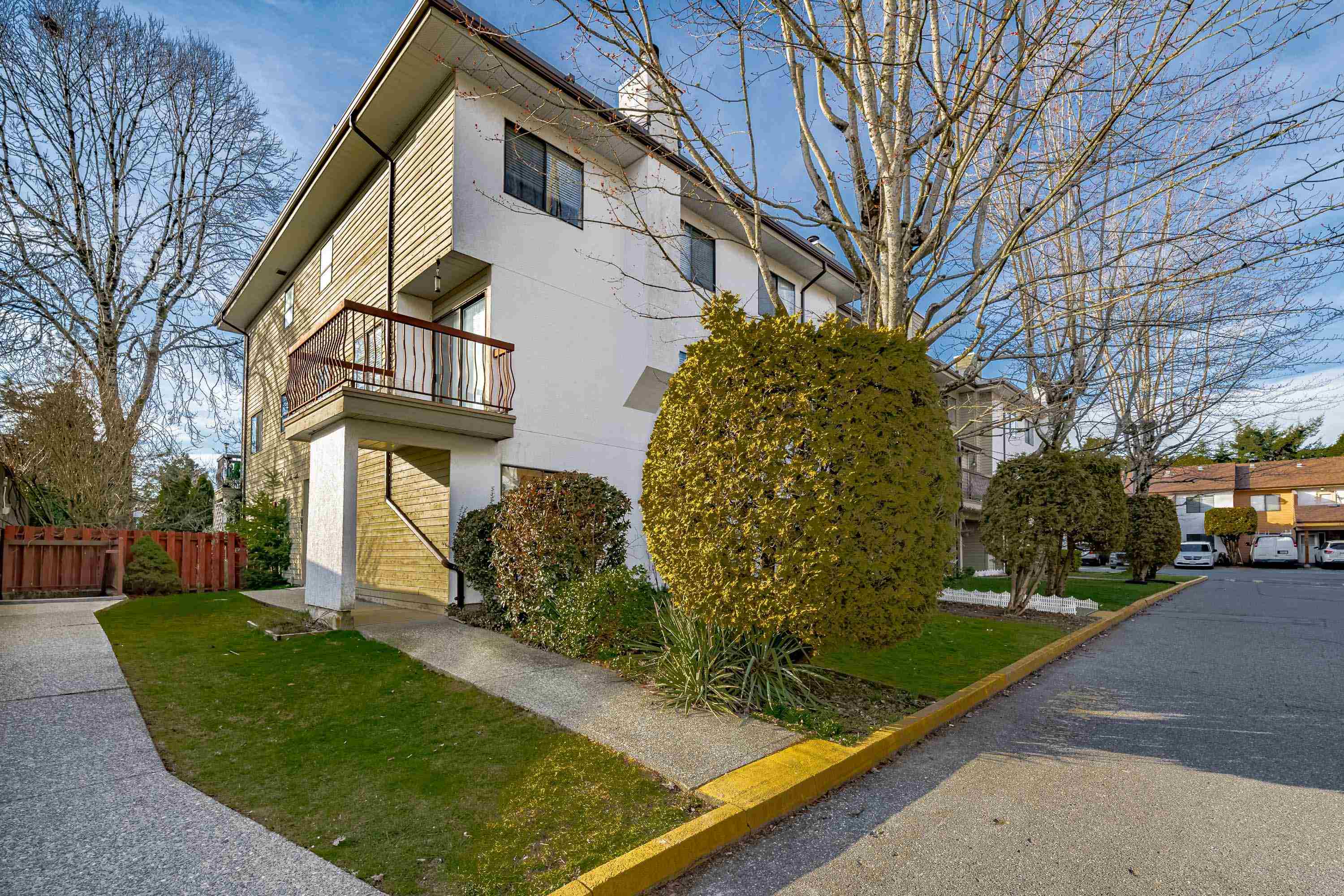 101-7165 133 Street, Surrey, BC, V3W 7Z2