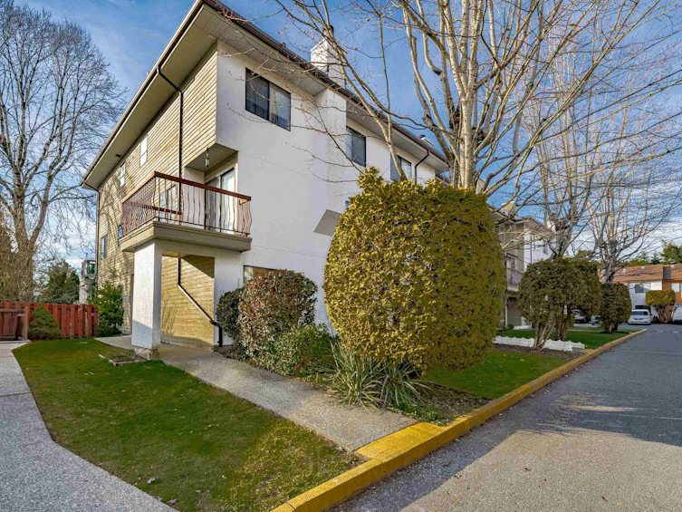 101-7165 133 Street, Surrey, BC, V3W 7Z2