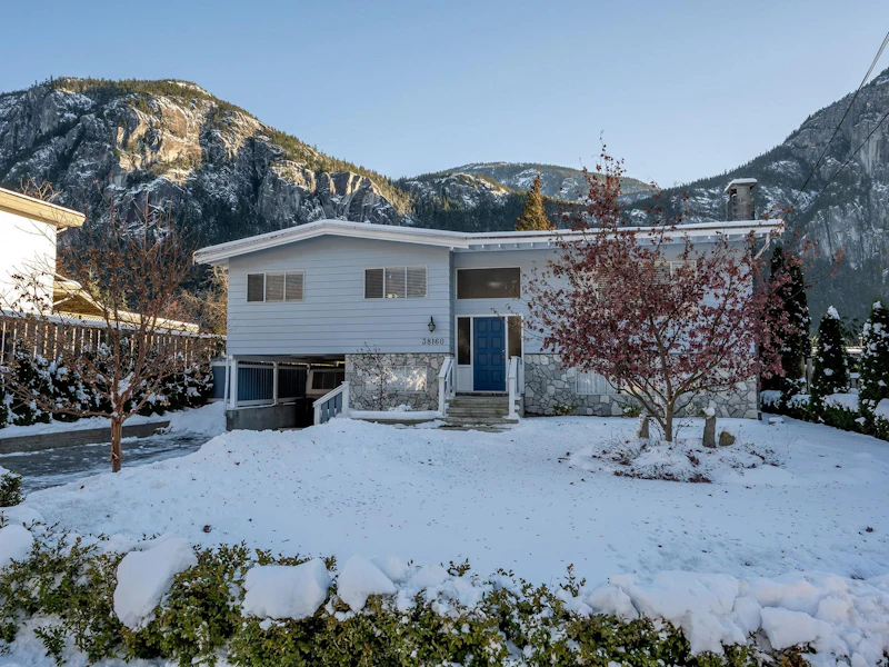 38160 Westway Avenue, Squamish BC V0N 0C2