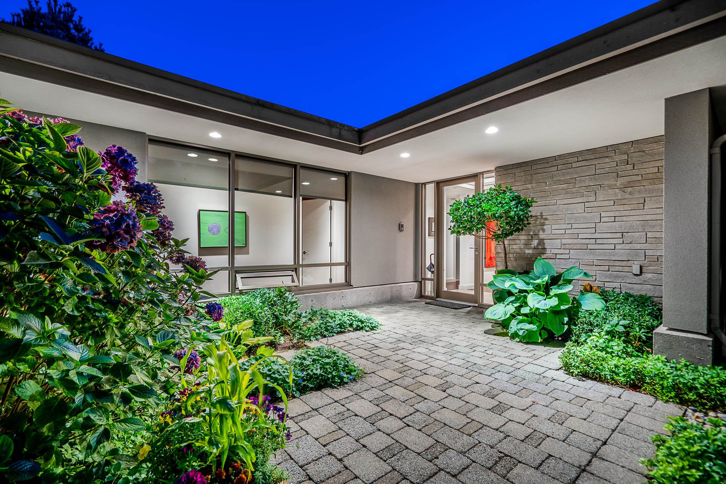 4954 Meadfeild Road, West Vancouver, BC, V7W 3J8