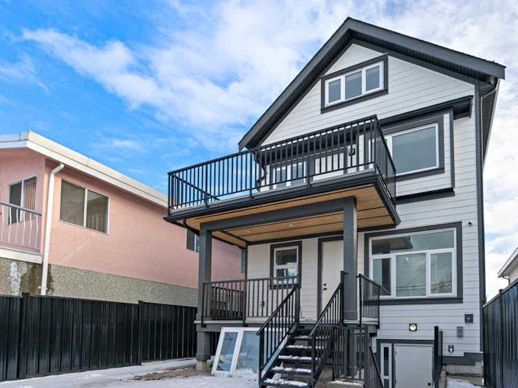 6749 Knight Street, Vancouver, BC, V5P 2W4