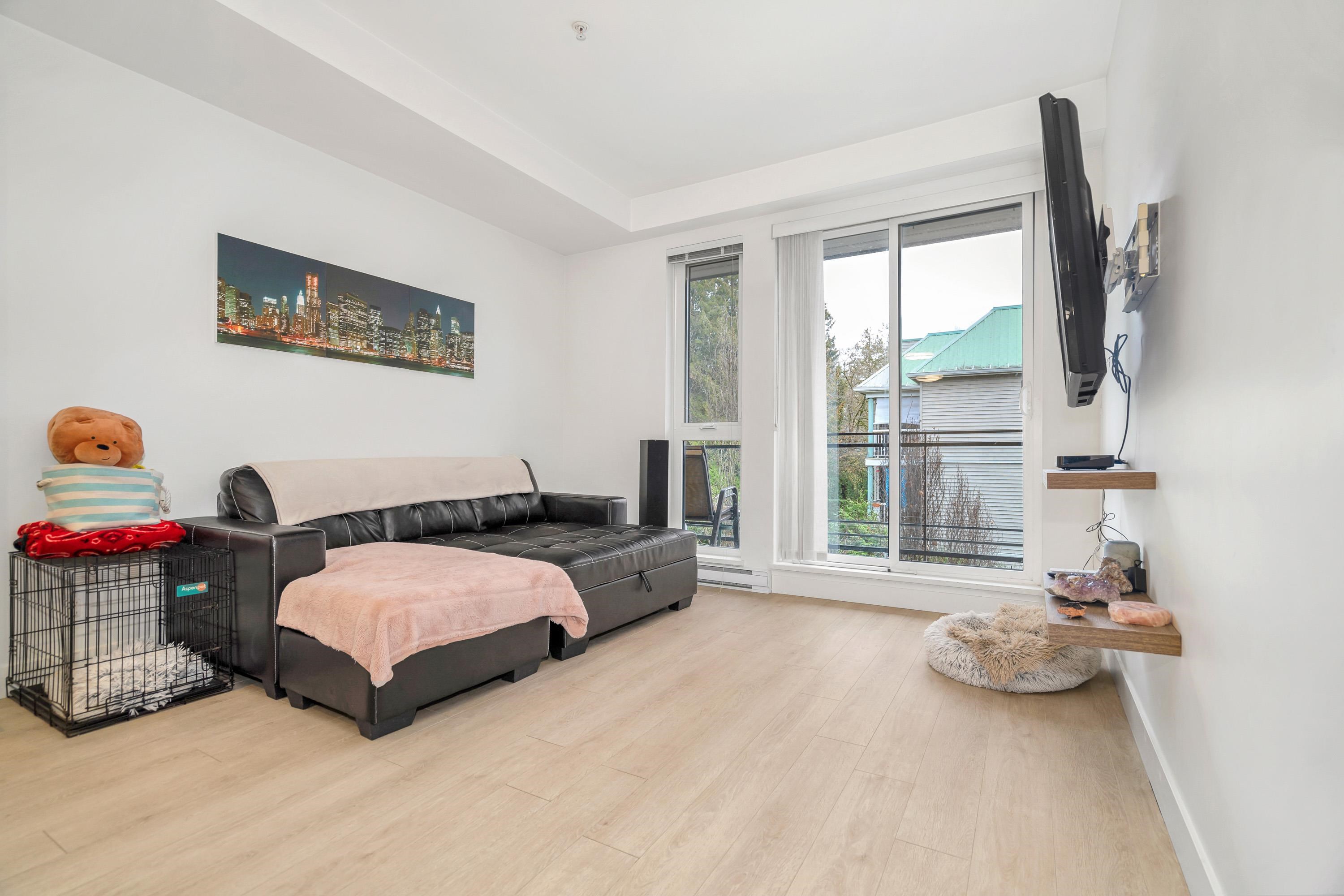 312-13931 Fraser Highway, Surrey, BC, V3T 4E6