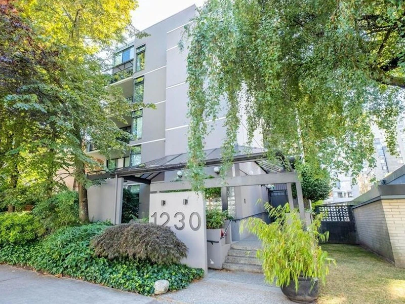 302 - 1230 Comox Street, Vancouver BC V6E 1K7