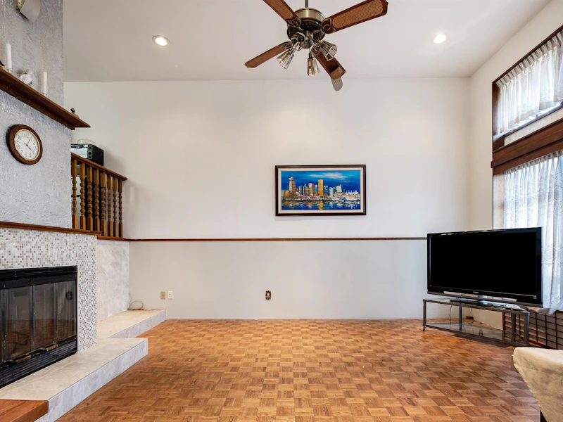 4337 Perry Street, Vancouver BC V5N 3X6