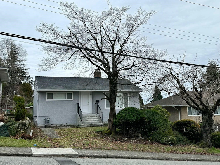7850 Patterson Avenue, Burnaby, BC, V5J 3P5