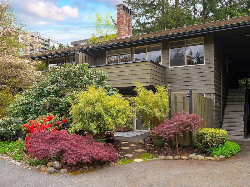 307 - 235 Keith Road, West Vancouver BC V7T 1L5
