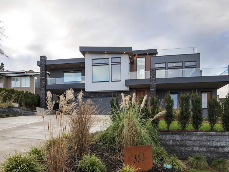 353 55 Street, Delta, BC, V4M 3J4