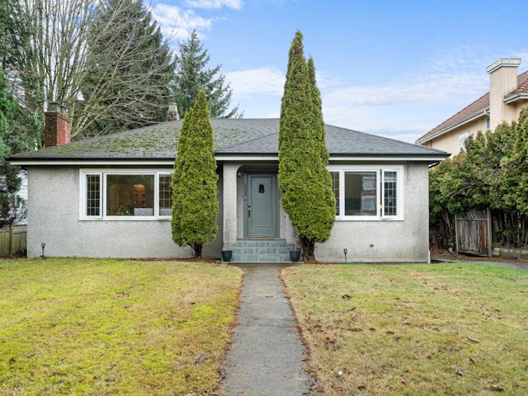 6909 Granville Street, Vancouver, BC, V6P 4X4