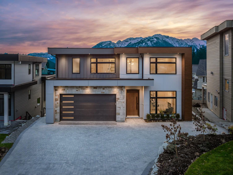 5-3385 Mamquam Road, Squamish, BC, V8B 0E3