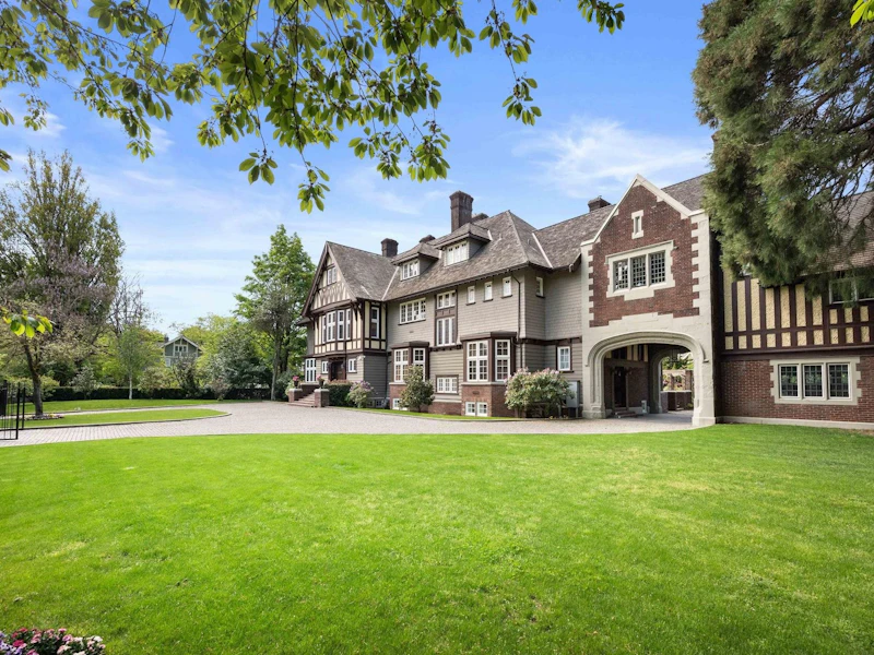 3689 Selkirk Street, Vancouver BC V6H 2Y9