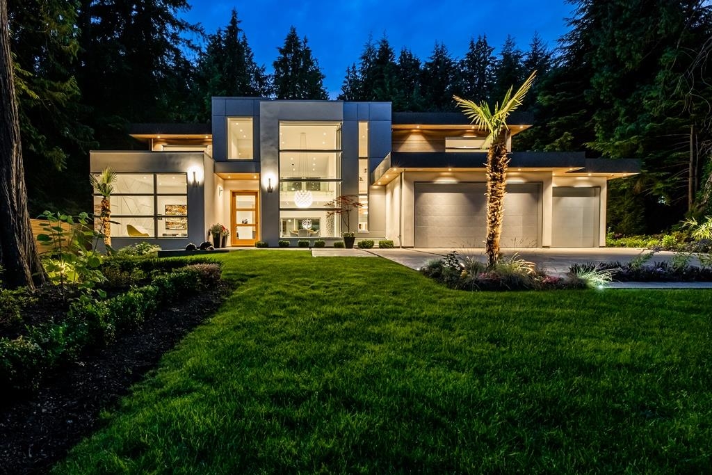 137 Stevens Drive, West Vancouver, BC, V7S 1C3