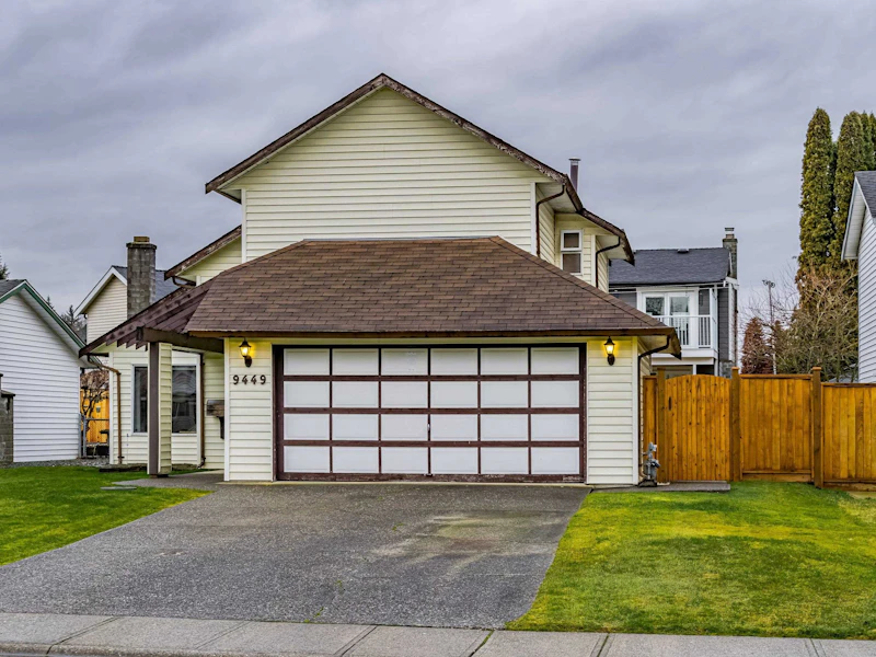 9449 214b Street, Langley BC V1M 1W5